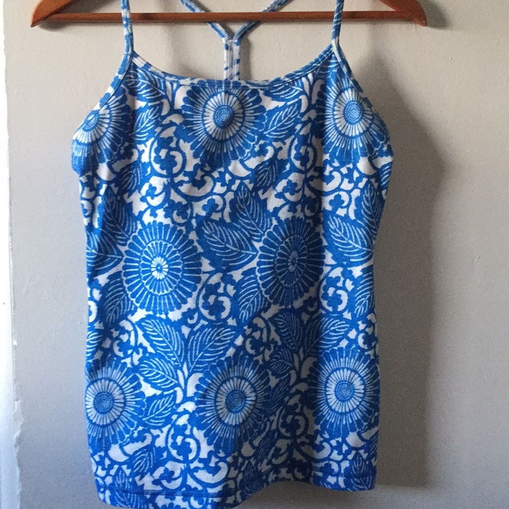 Lululemon tank top size 8 flowers floral blue
